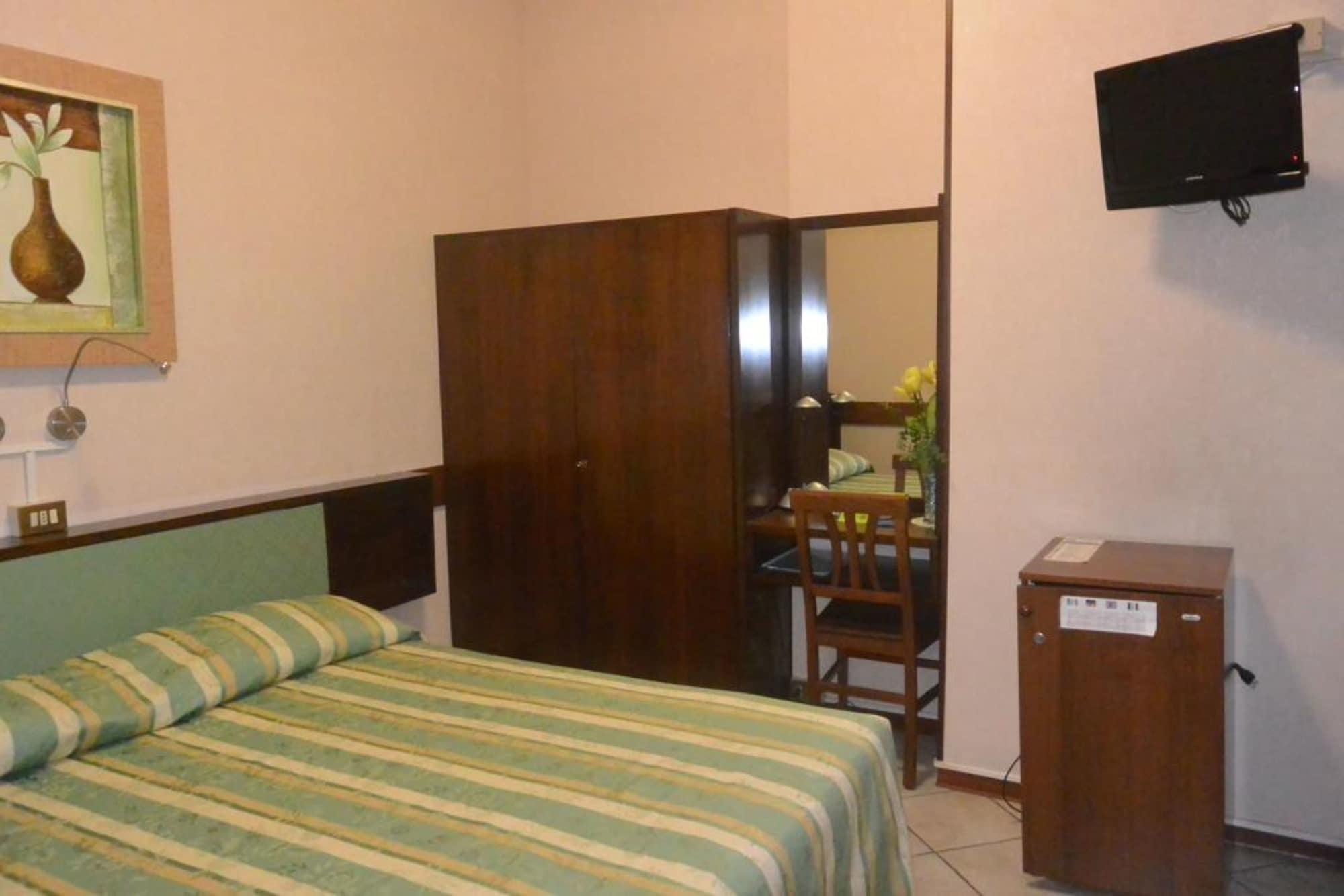 Hotel Italia City Center Mantova Exterior photo