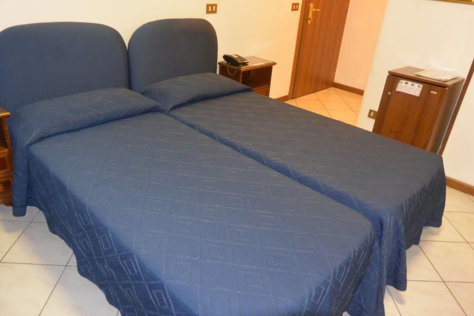 Hotel Italia City Center Mantova Exterior photo