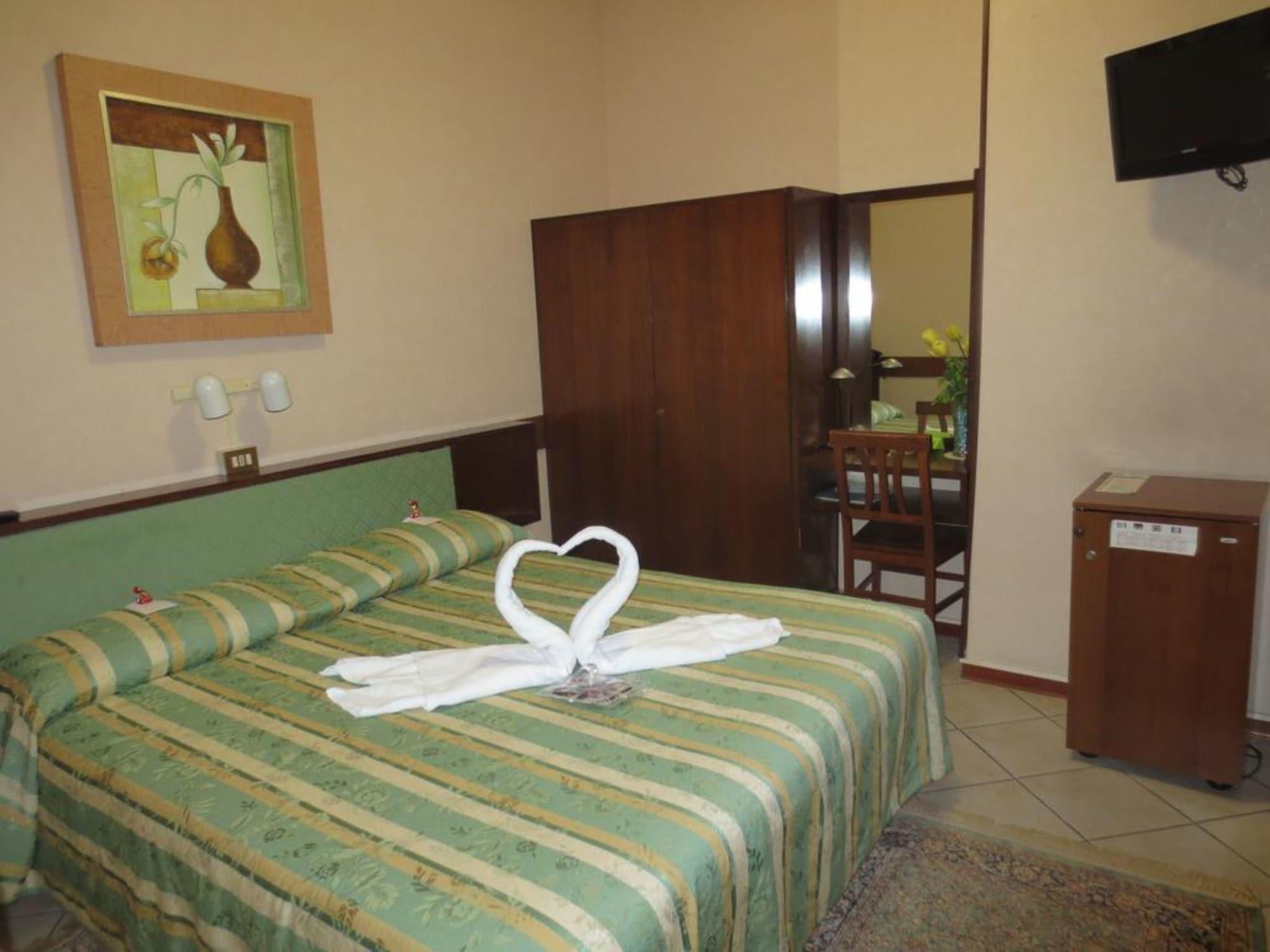 Hotel Italia City Center Mantova Exterior photo
