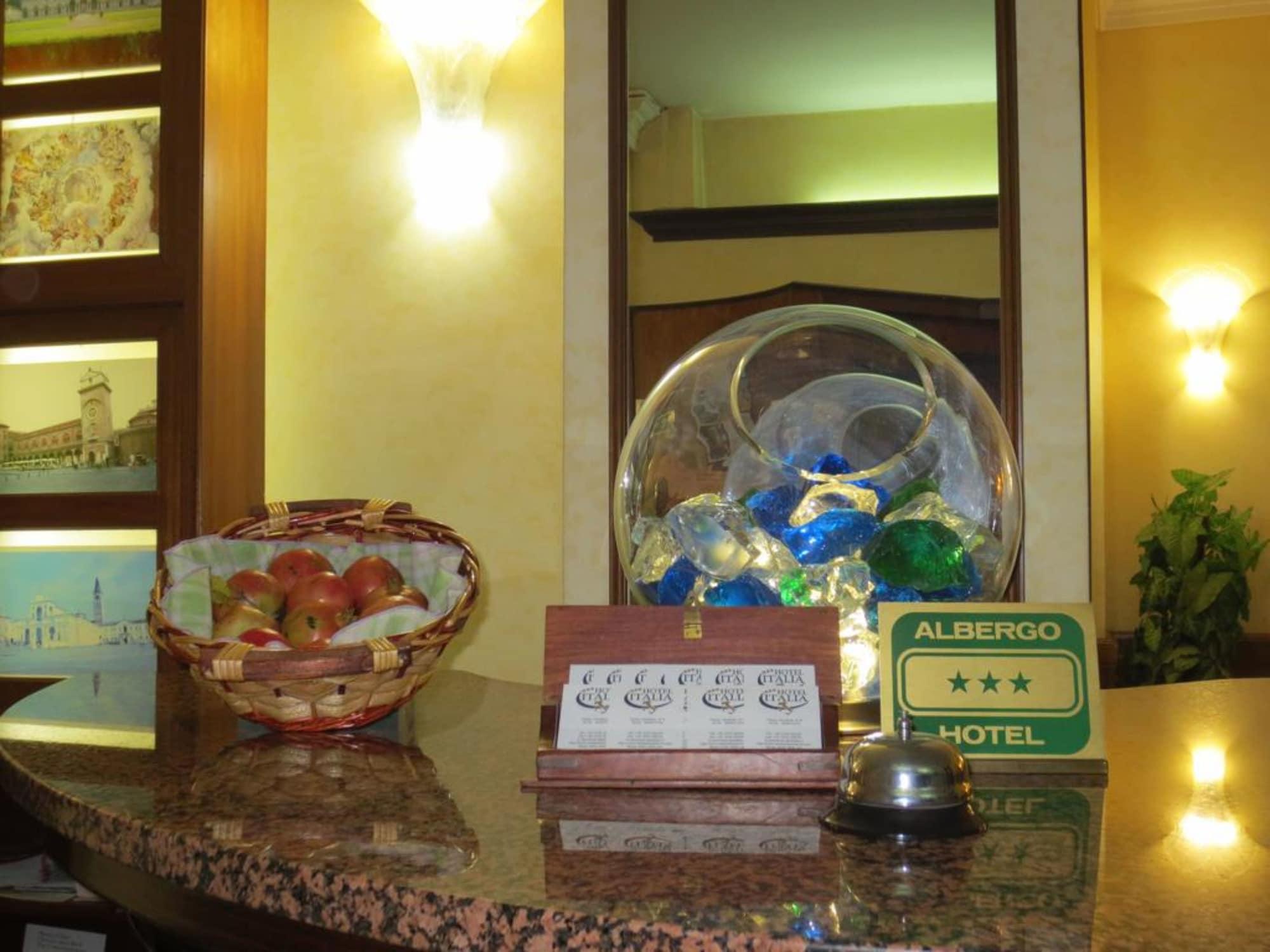 Hotel Italia City Center Mantova Exterior photo