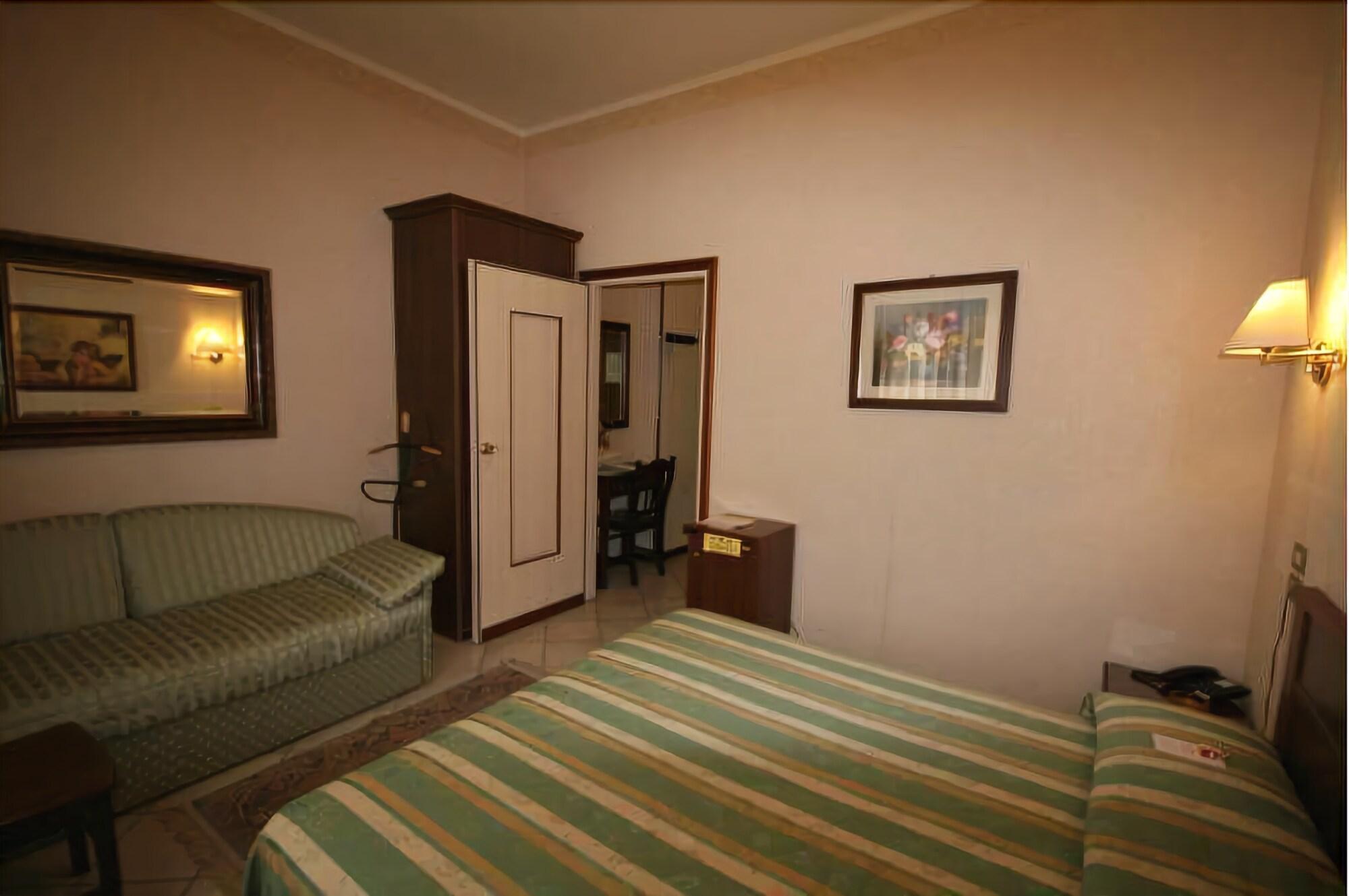 Hotel Italia City Center Mantova Exterior photo